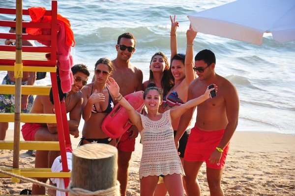 Champagne Shower @ Edde Sands
